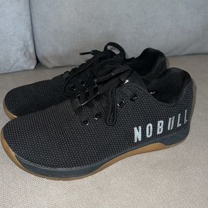 Women’s NO BULL weight training sneakers size 7